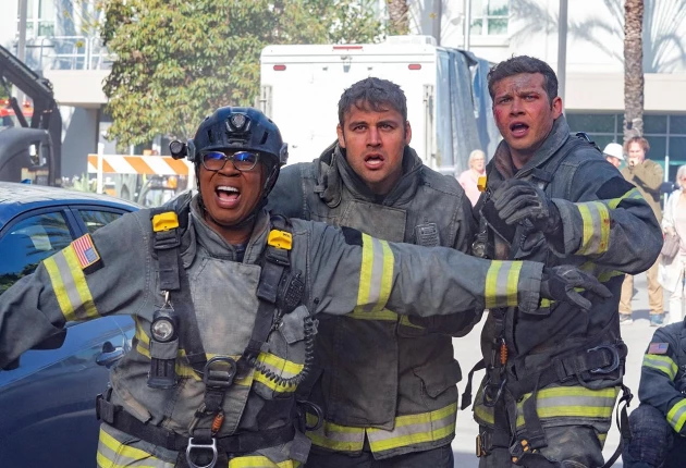 Кадр из «911 служба спасения» 6 сезон 18 серия
