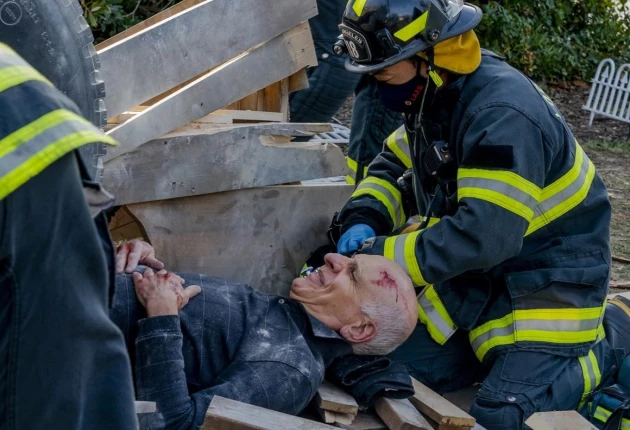 Кадр из «911 служба спасения» 4 сезон 7 серия