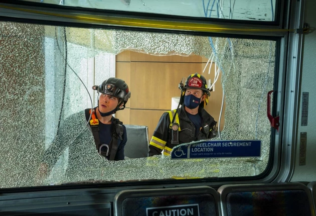 Кадр из «911 служба спасения» 4 сезон 1 серия